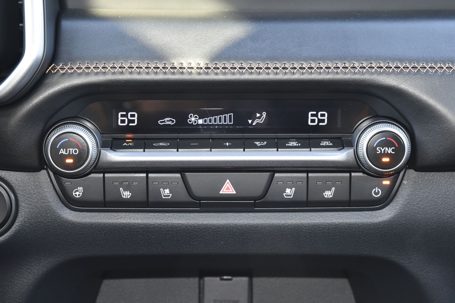 Vehicle image 14 of 18