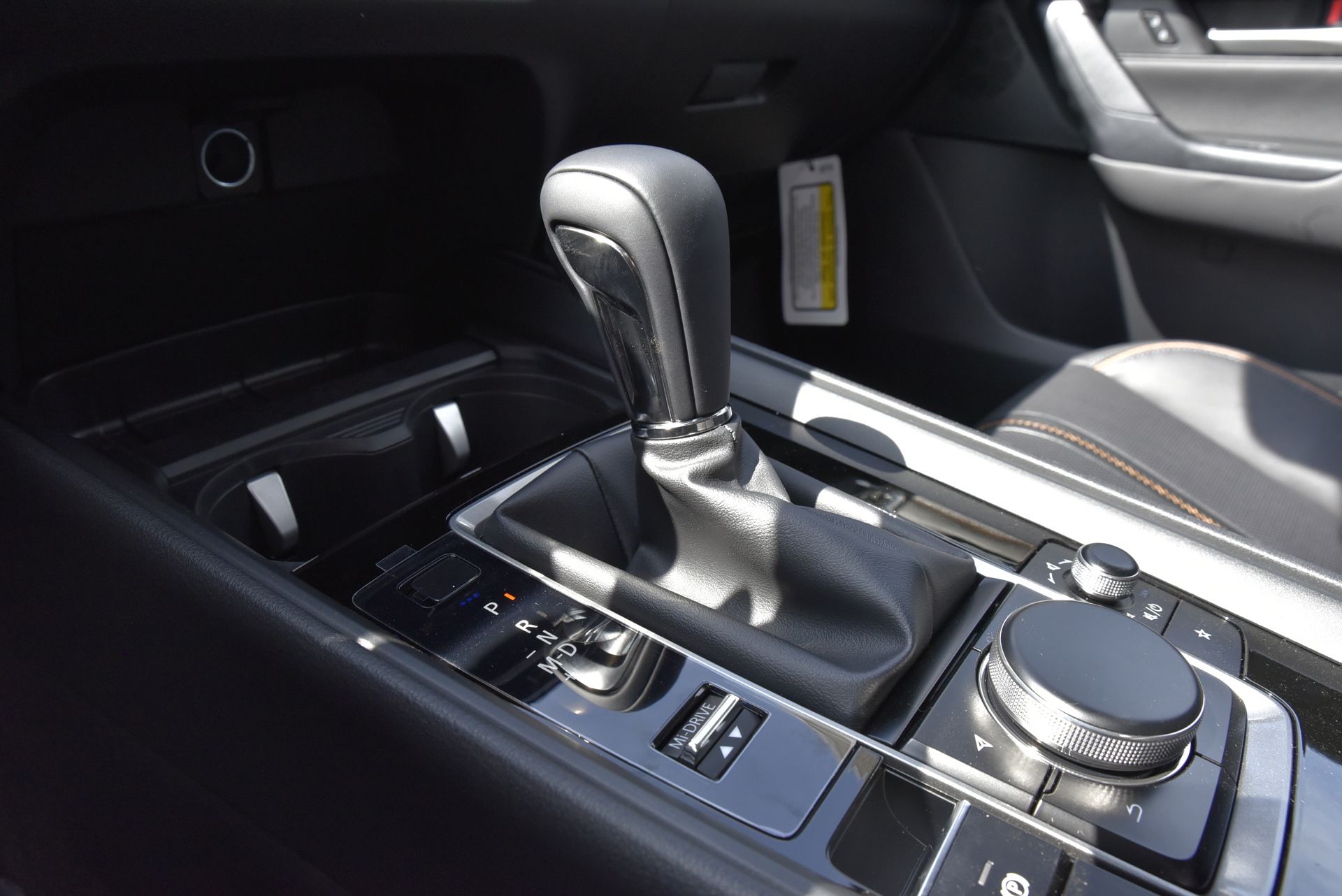 Vehicle image 12 of 18