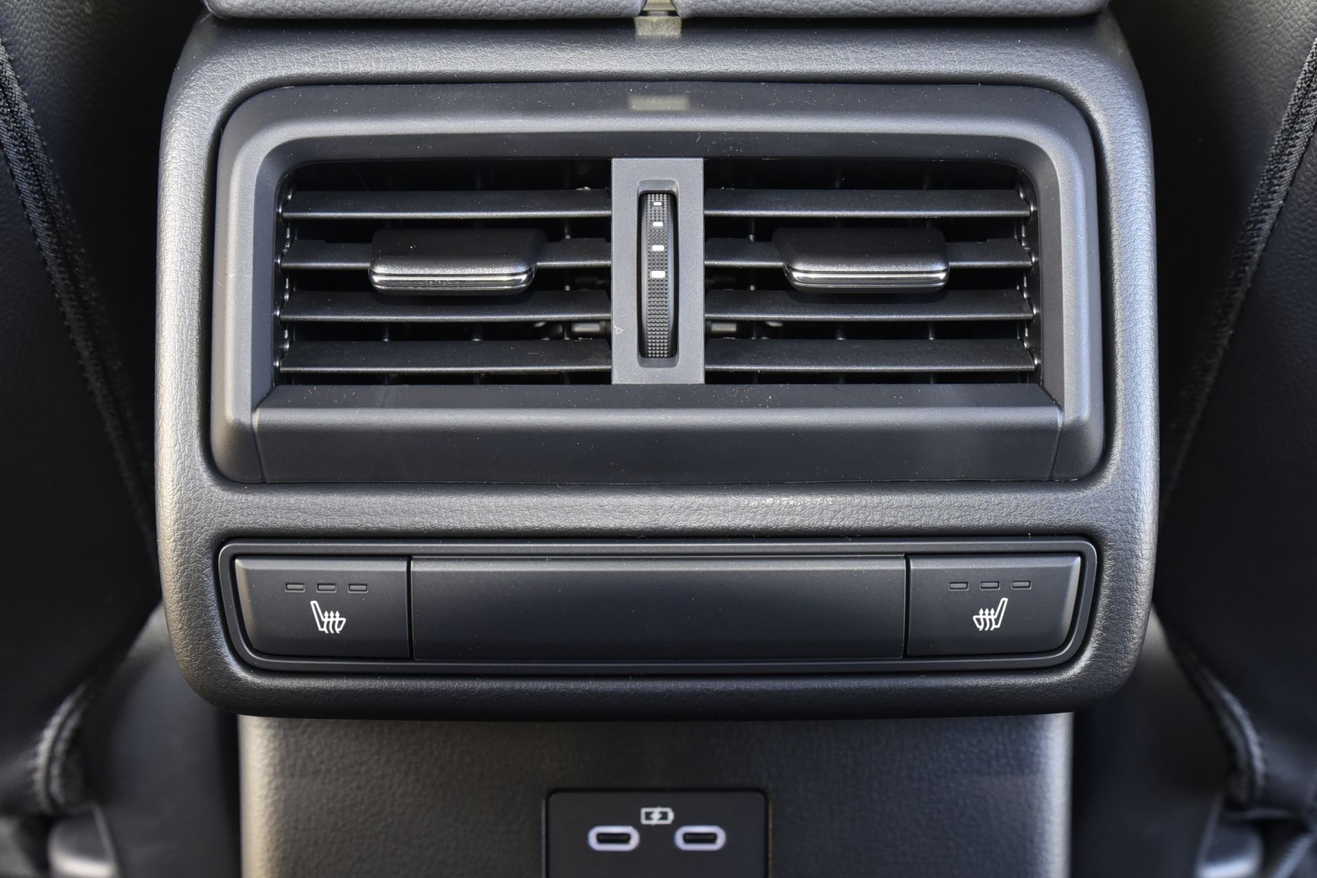 Vehicle image 15 of 18
