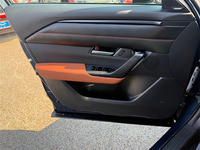 2025 Mazda CX-50 2.5 Turbo Premium Package Image 17 of 21