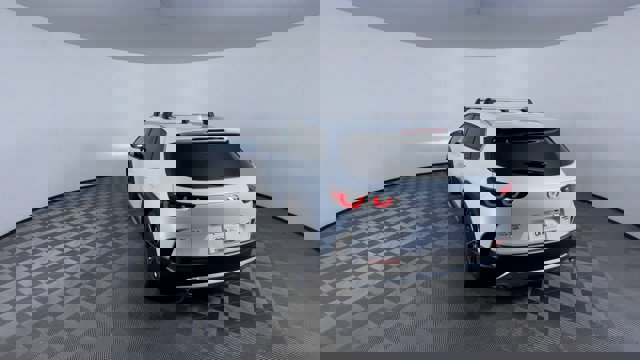 Vehicle image 10 of 30