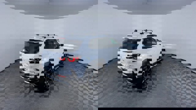Vehicle image 8 of 30
