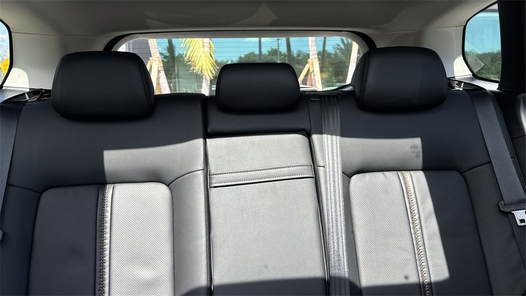 Vehicle image 39 of 64