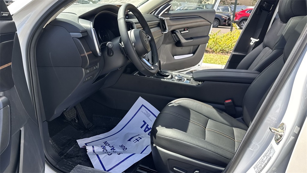 Vehicle image 34 of 64