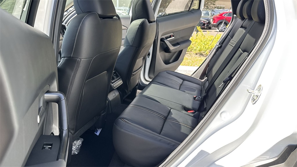 Vehicle image 30 of 64