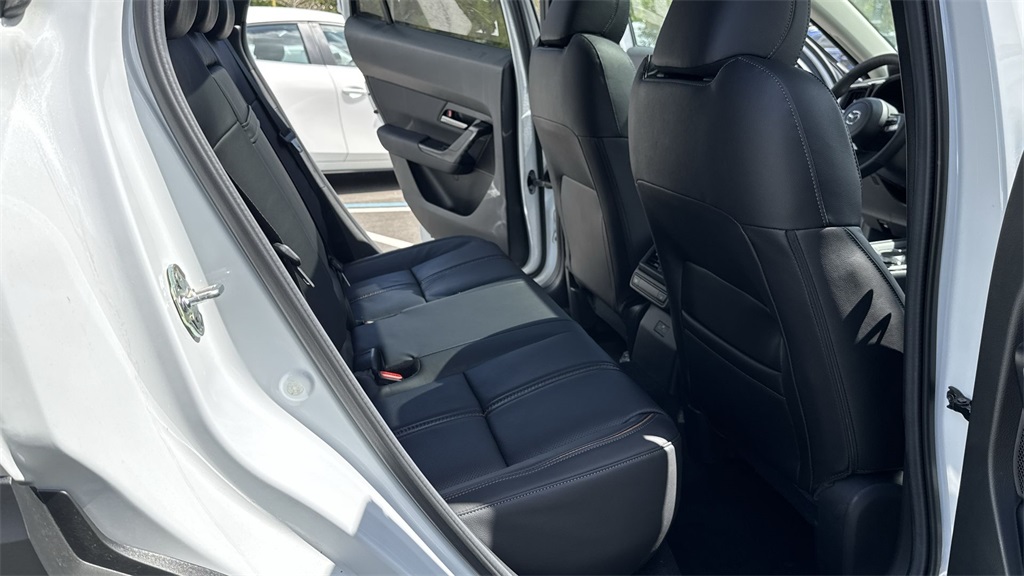 Vehicle image 29 of 64