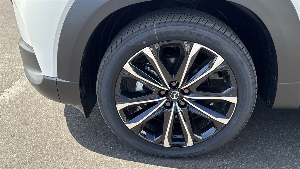 Vehicle image 27 of 64
