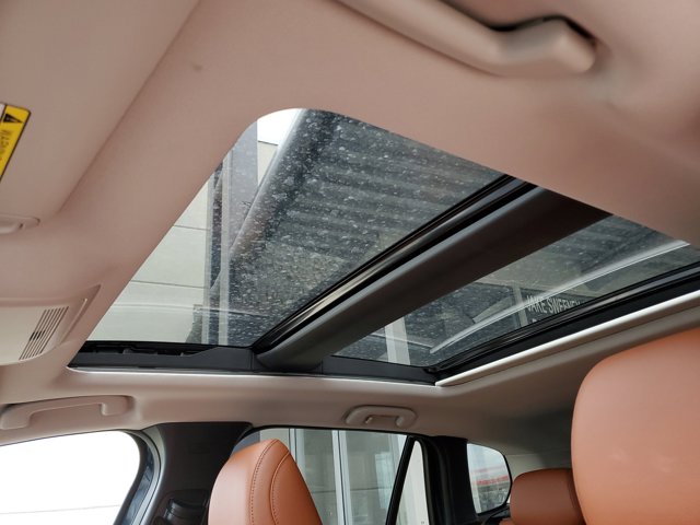 Vehicle image 16 of 30