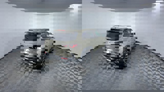 Vehicle image 8 of 29