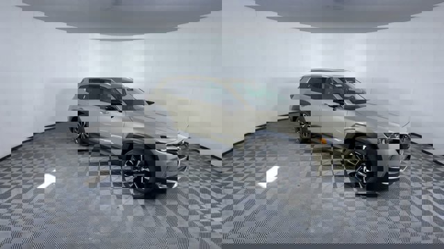 Vehicle image 4 of 29