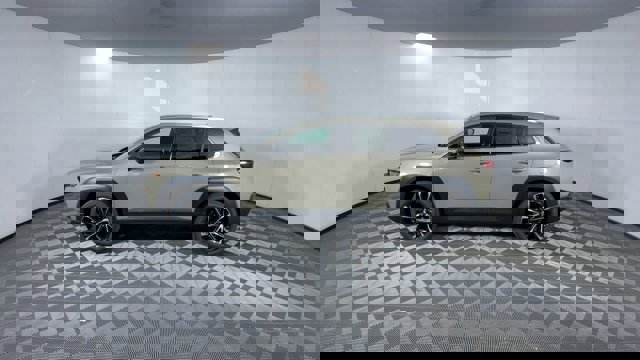Vehicle image 11 of 29