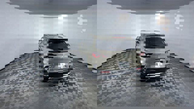 Vehicle image 9 of 29