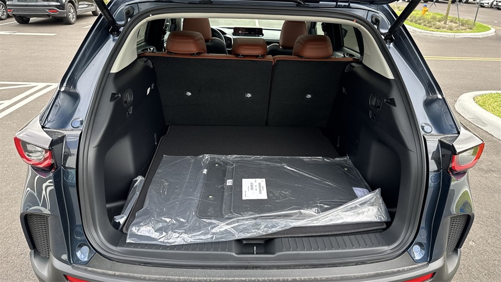 Vehicle image 28 of 64