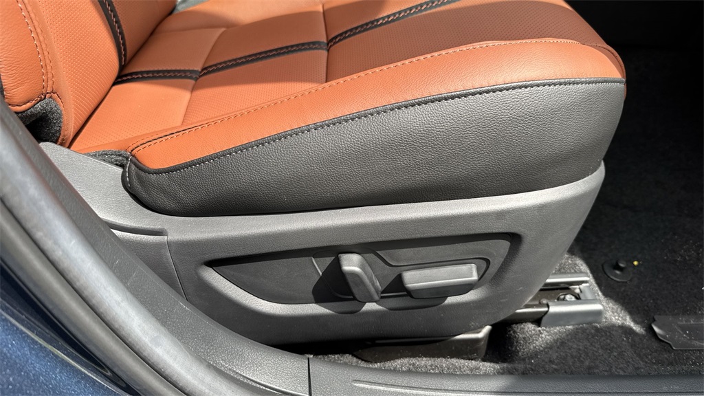 Vehicle image 64 of 64