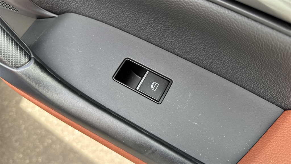 Vehicle image 52 of 64