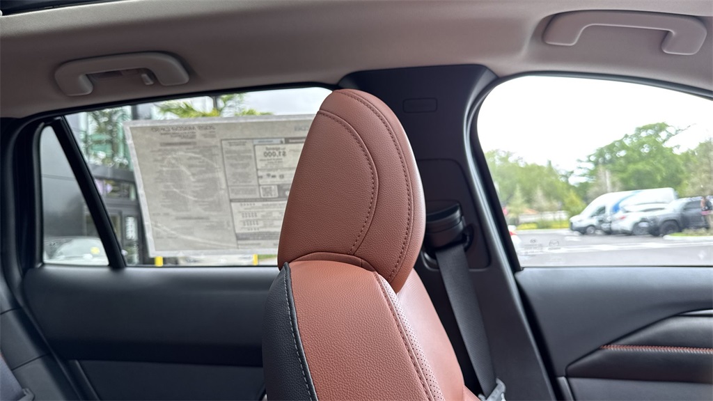 Vehicle image 38 of 64