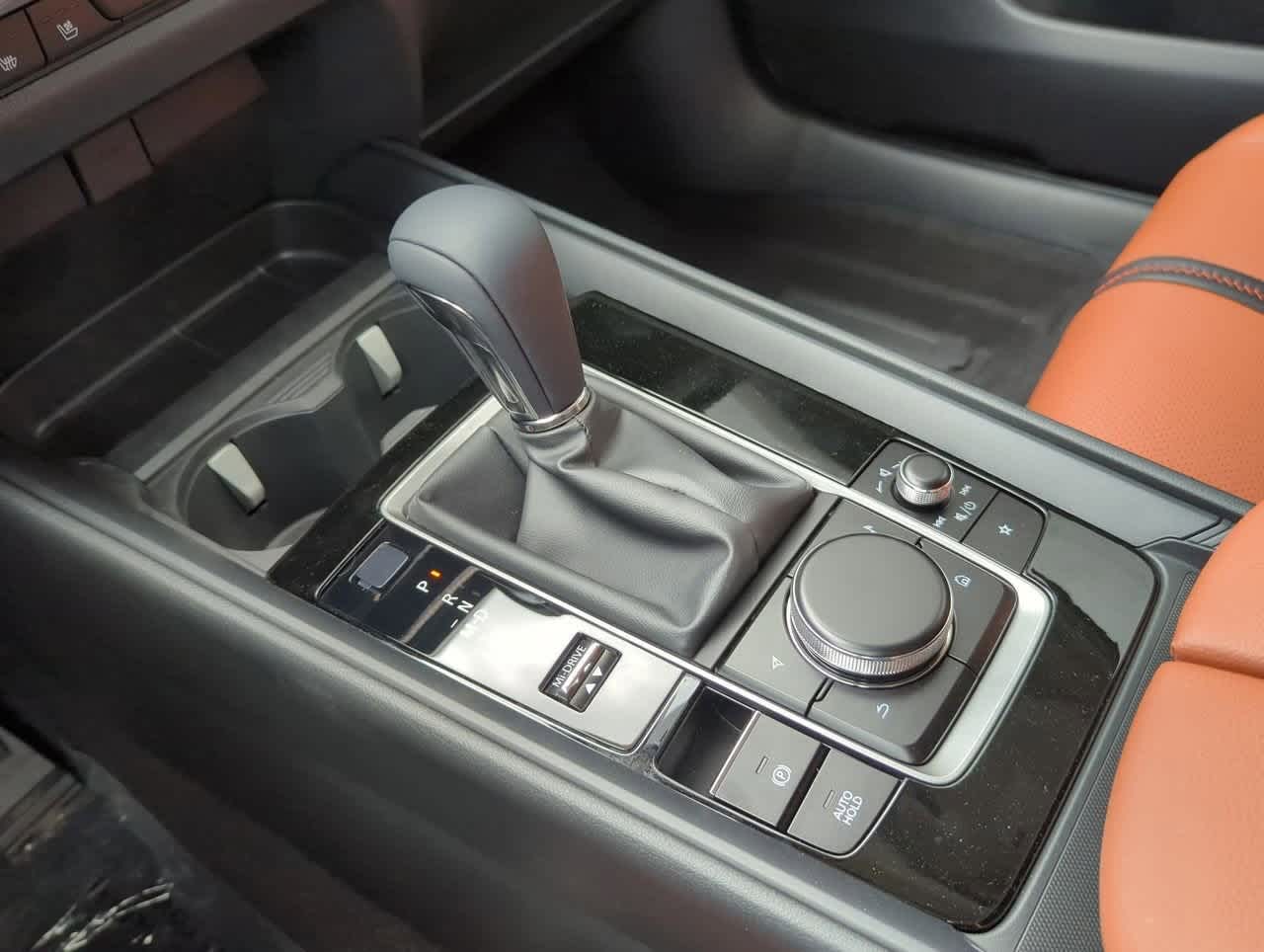 Vehicle image 21 of 34