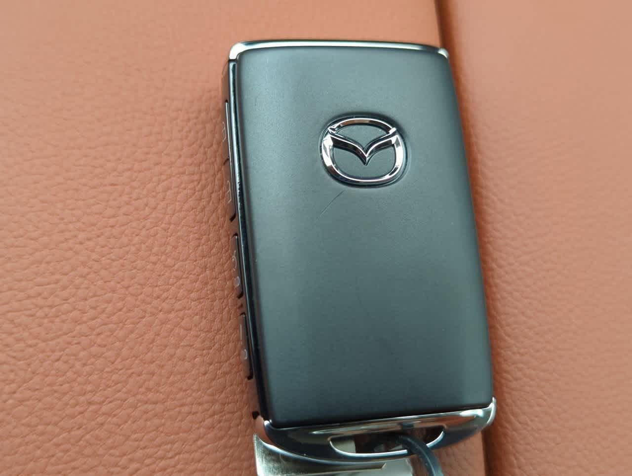 Vehicle image 23 of 34