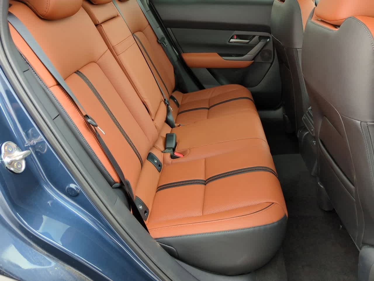 Vehicle image 10 of 34