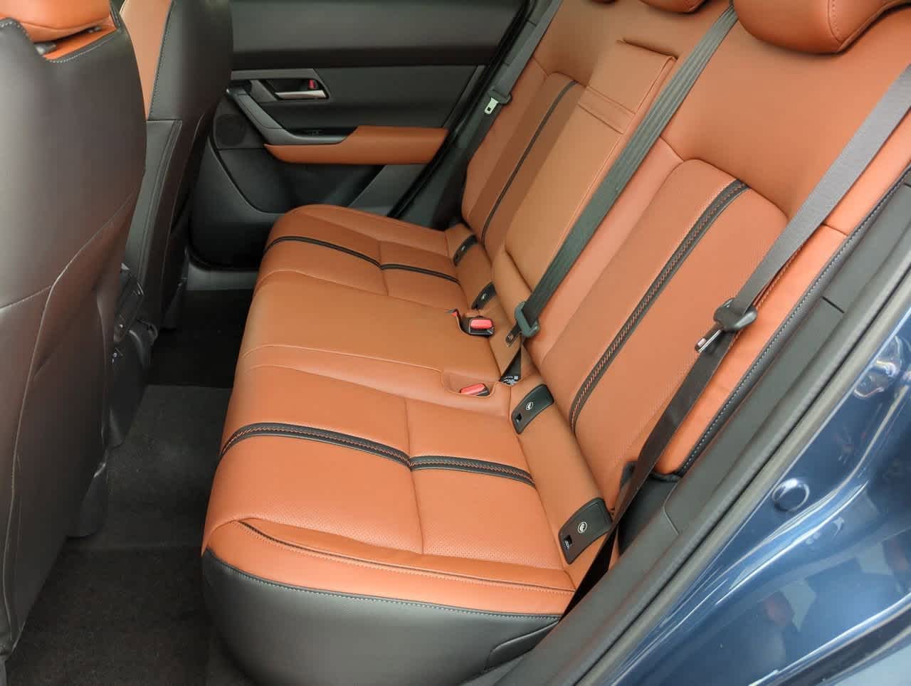 Vehicle image 14 of 34