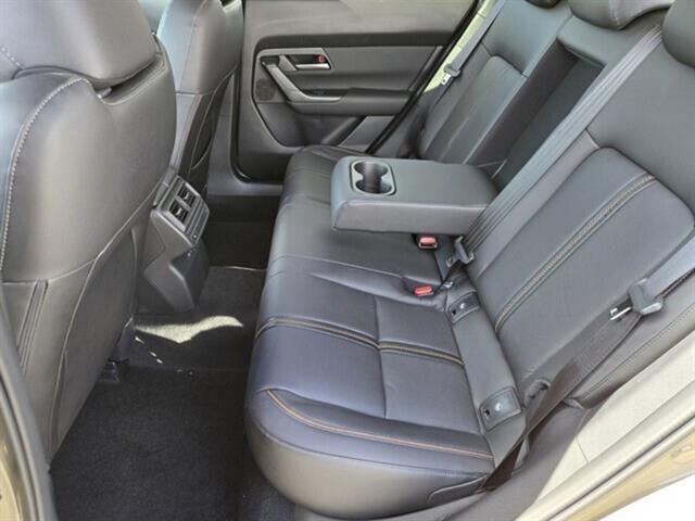 Vehicle image 17 of 30