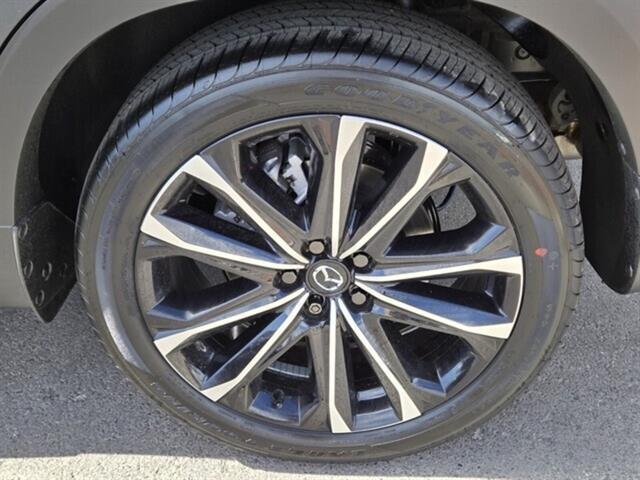 Vehicle image 10 of 30
