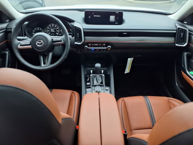 Vehicle image 10 of 28
