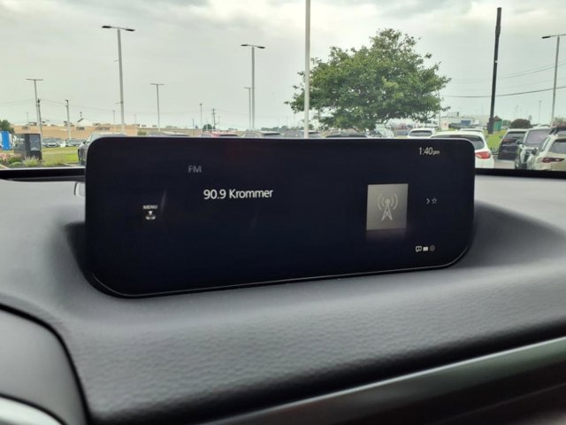 Vehicle image 18 of 28