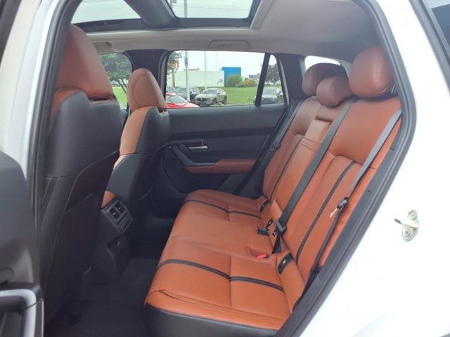 Vehicle image 11 of 28