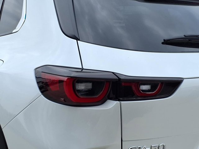 Vehicle image 26 of 28