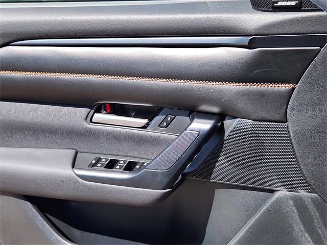 Vehicle image 16 of 23