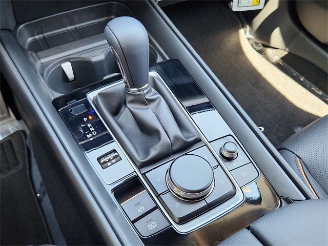 Vehicle image 15 of 23