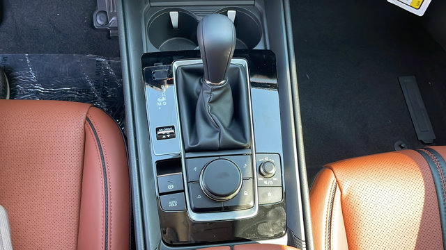 Vehicle image 21 of 41