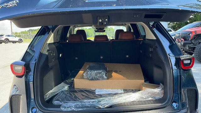 Vehicle image 12 of 41