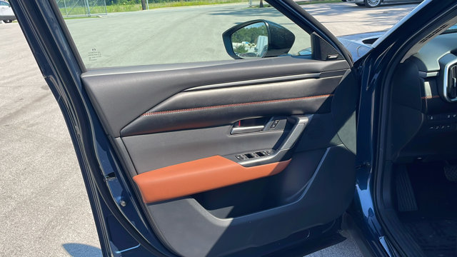 Vehicle image 34 of 41