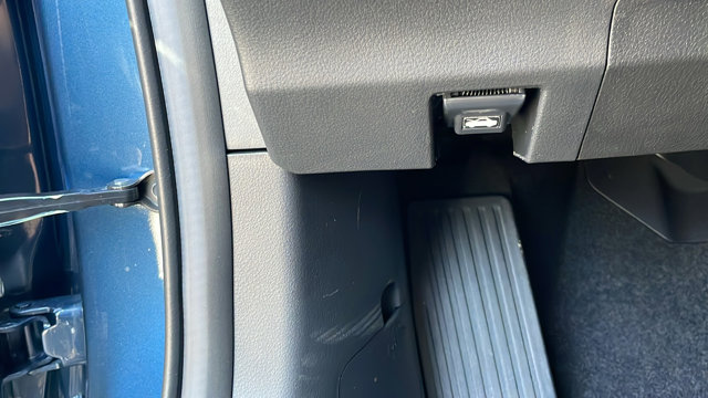 Vehicle image 25 of 41