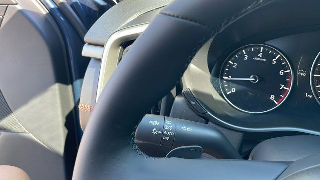 Vehicle image 32 of 41