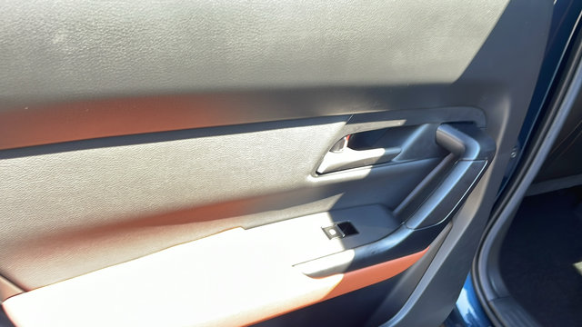 Vehicle image 23 of 41