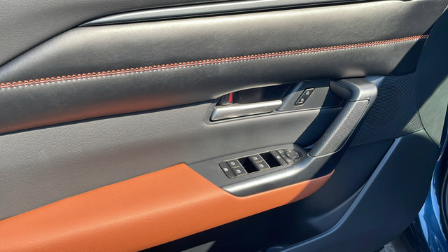 Vehicle image 22 of 41