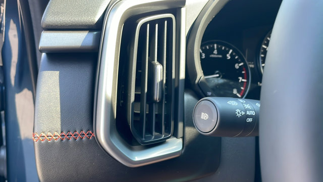 Vehicle image 36 of 41