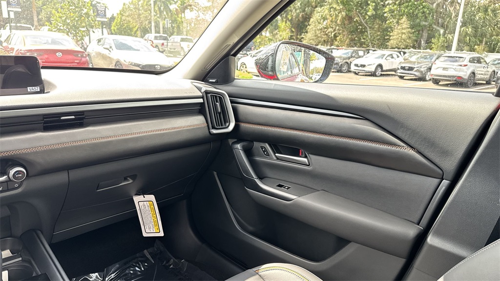 Vehicle image 26 of 37