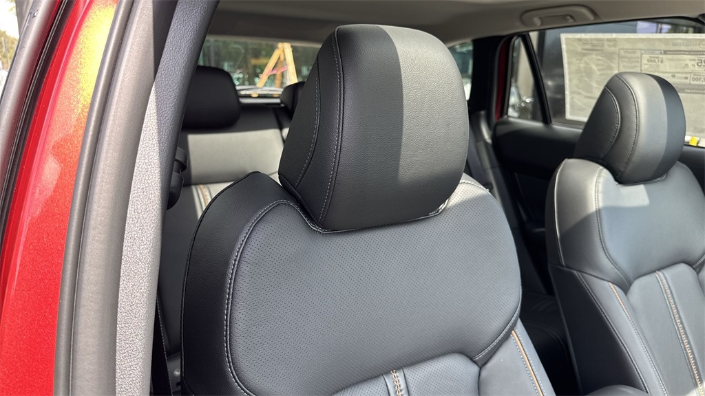 Vehicle image 18 of 37