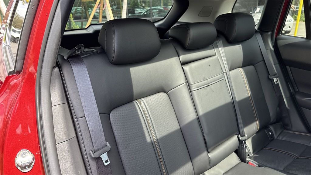 Vehicle image 17 of 37