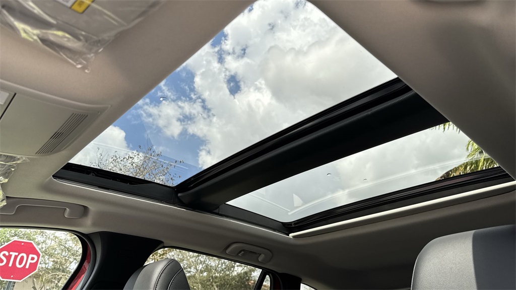 Vehicle image 27 of 37