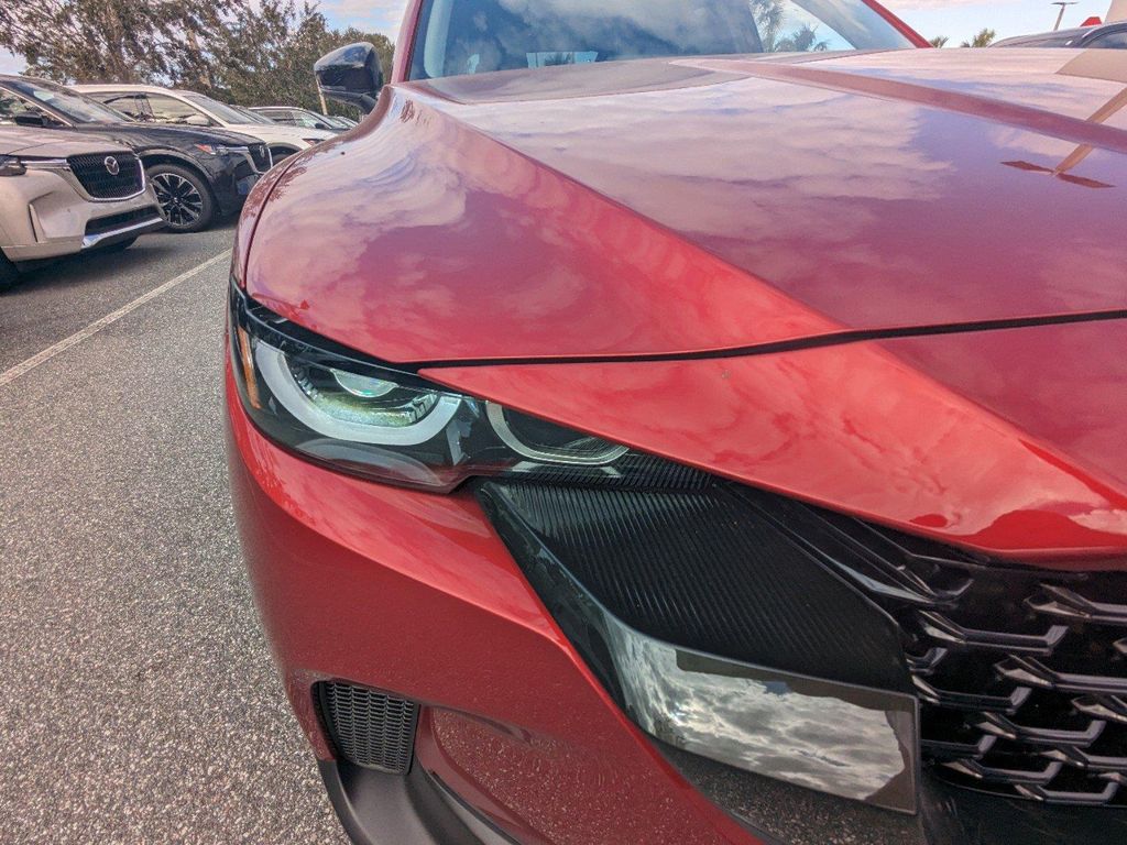 Vehicle image 26 of 30