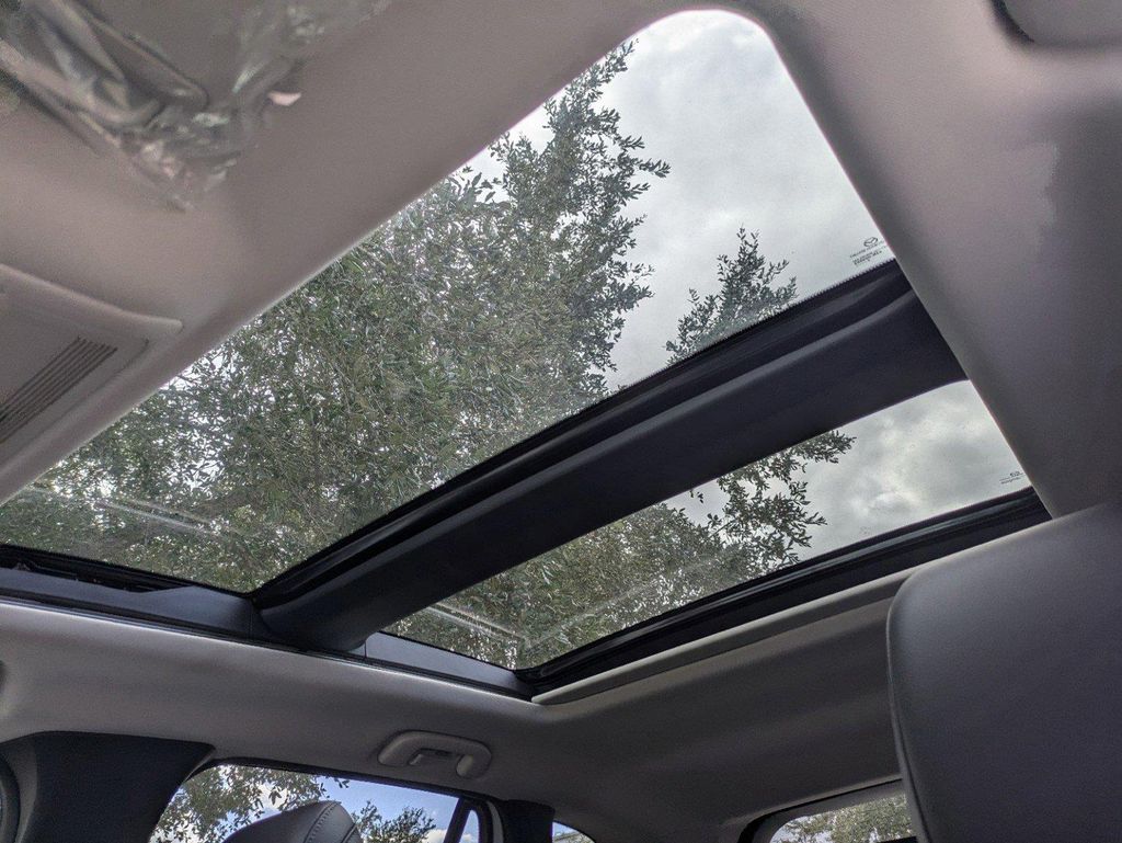 Vehicle image 27 of 30