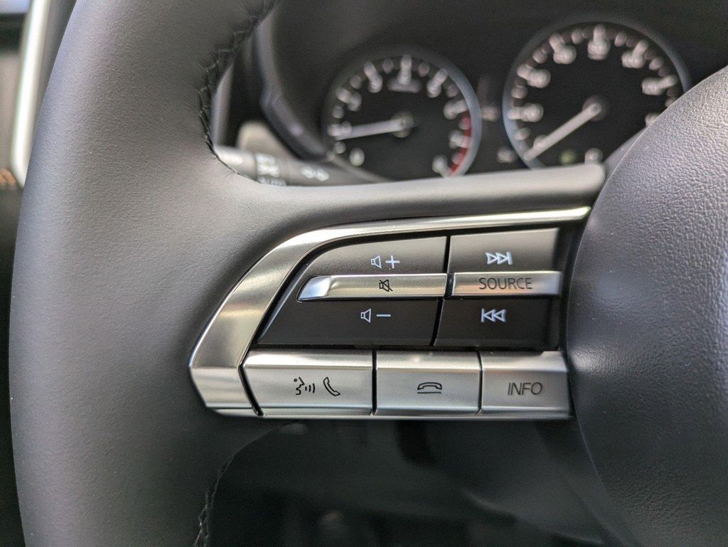 Vehicle image 22 of 30
