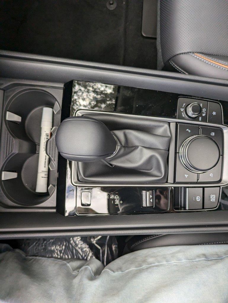 Vehicle image 16 of 30