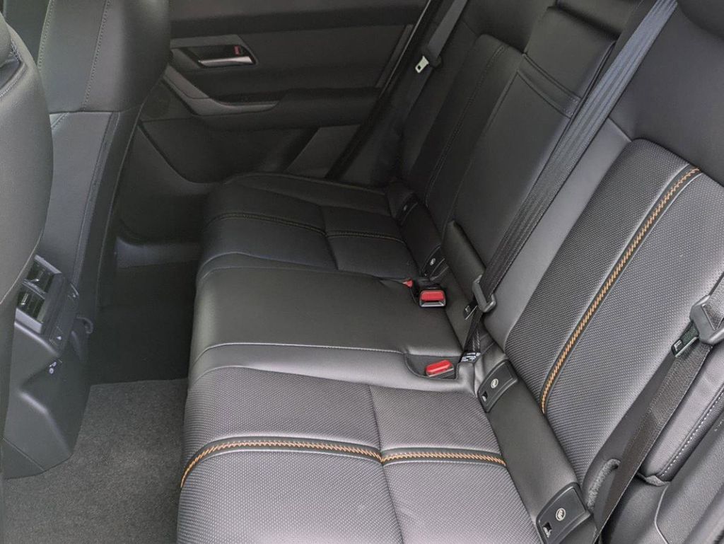 Vehicle image 11 of 30