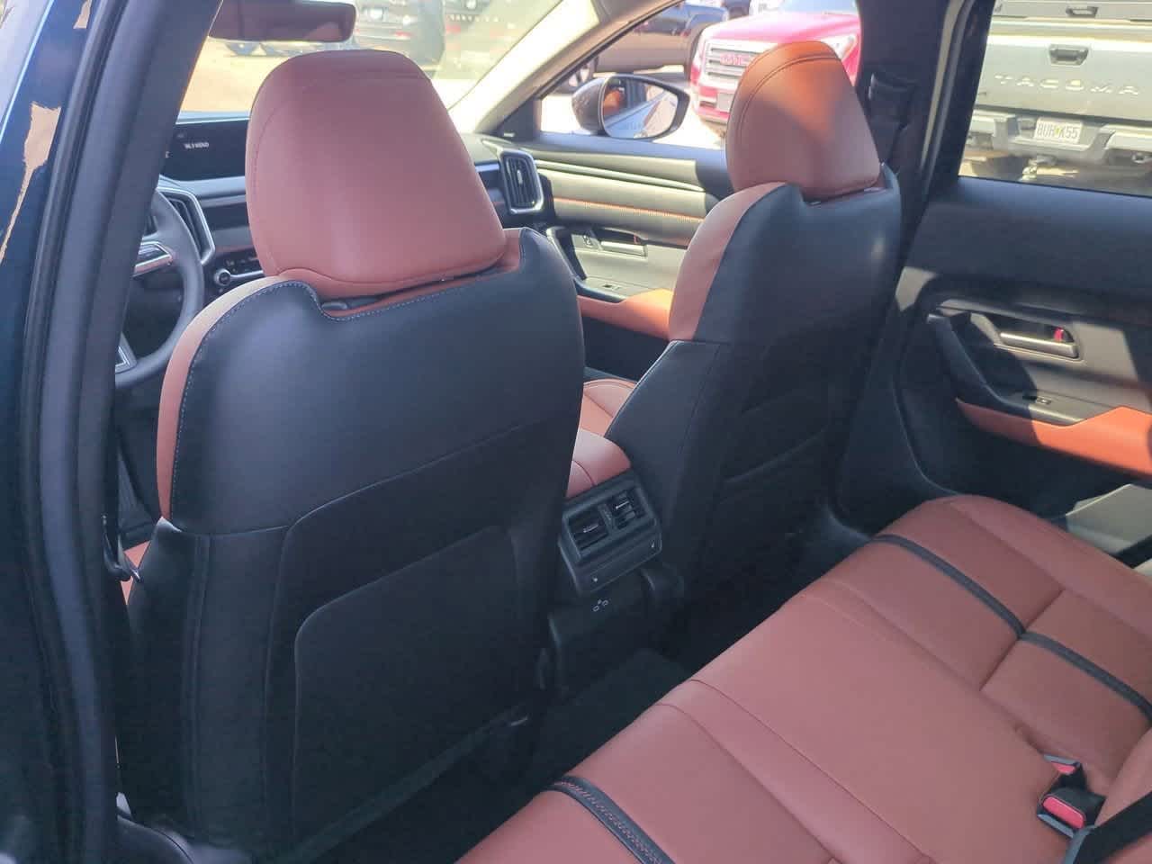 Vehicle image 12 of 34